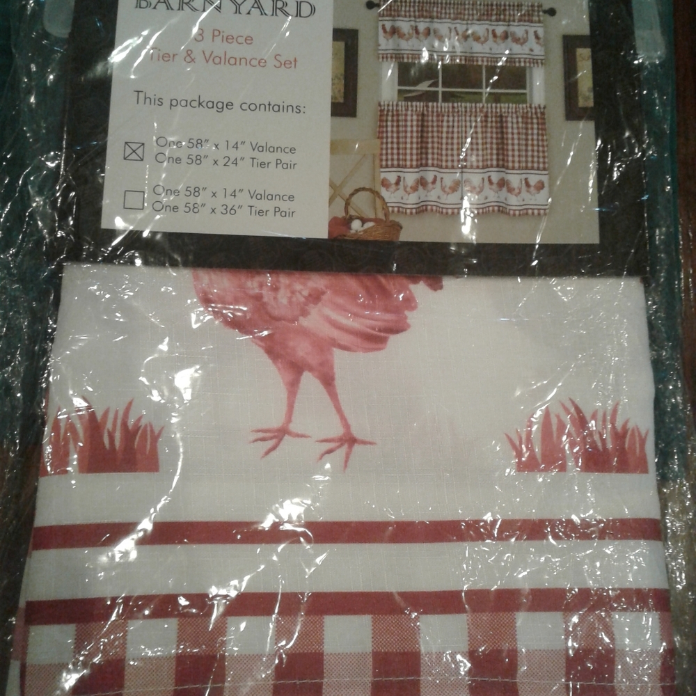 Barnyard 3 Piece Tier & Valance Set Burgundy Checkered Rooster NEW
